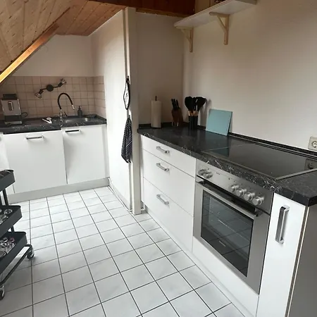 Moderne, Helle & Zentrale Ferienwohnung *