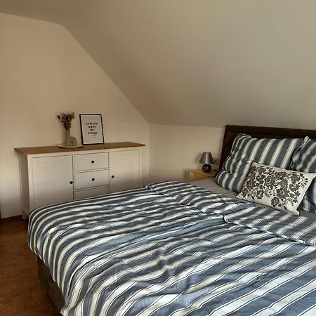 Moderne, Helle & Zentrale Ferienwohnung * Steisslingen